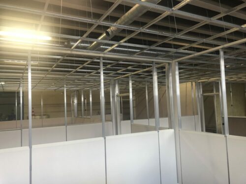 Construction de locaux dans un hangar à Avignon (Vaucluse)